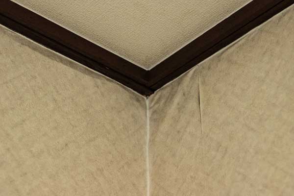 クロスや壁紙の剥がれ