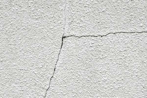 外壁の劣化のサイン：ひび割れ（クラック）