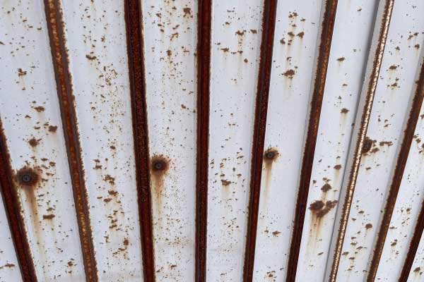 外壁の劣化のサイン：錆びの発生